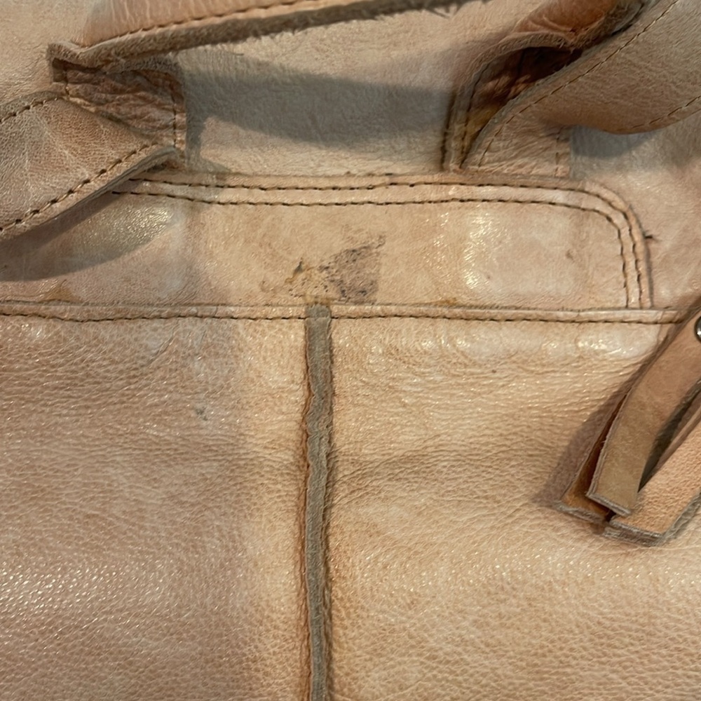 Vilenca Leather Backpack - Picture 7 of 11